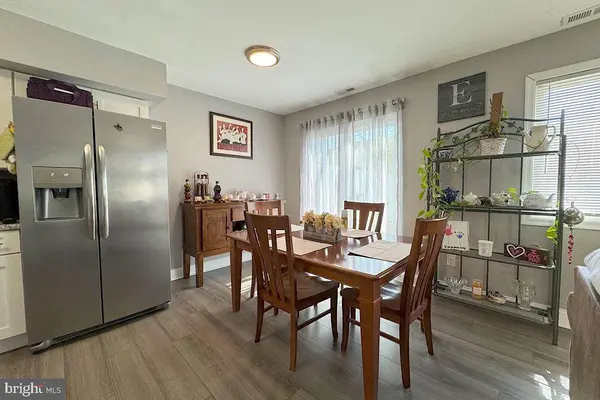 4 FOMALHAUT CT, Blackwood, NJ 08012