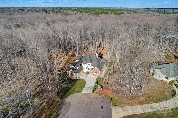 100 Harbor Ridge DR, Statesville, NC 28677