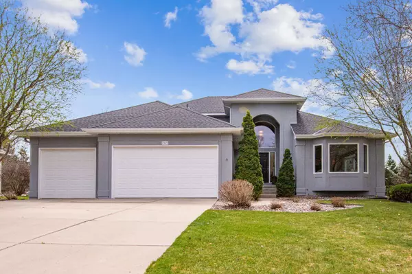 2165 Majestic WAY, Chanhassen, MN 55317