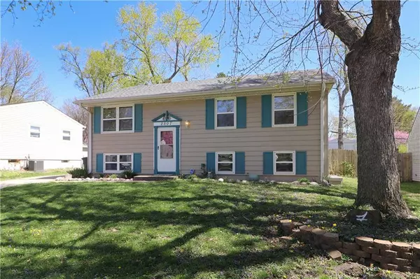 2507 Meadow TRL, St Joseph, MO 64503