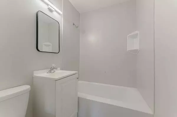 12210 Longwood DR, Blue Island, IL 60406