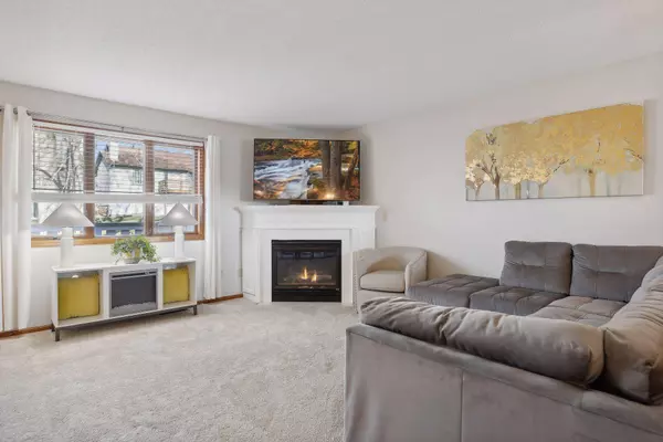 937 17th AVE N, South Saint Paul, MN 55075