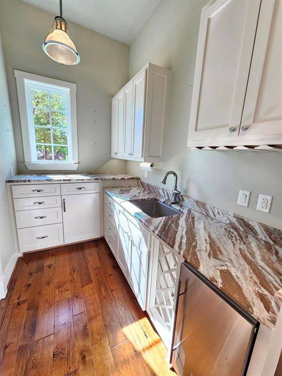 920 Edgecliff Drive, Bedford, TX 76022