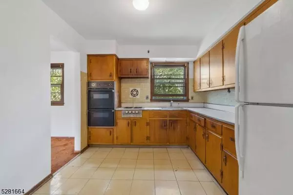 40 Kashey St, Clifton City, NJ 07013