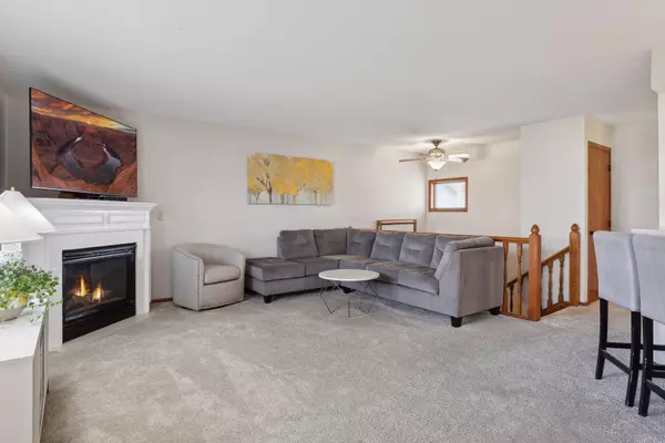 937 17th AVE N, South Saint Paul, MN 55075