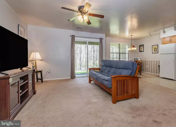 13 BRIDGEWATER DR, Marlton, NJ 08053