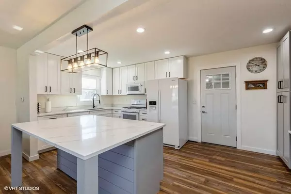 309 N 17th Street, Adel, IA 50003