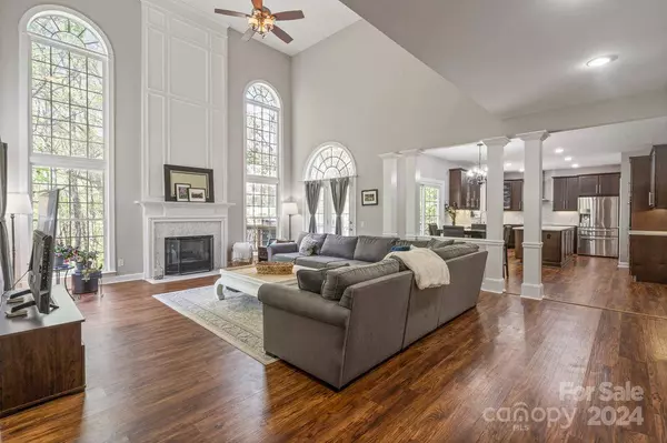 2718 Peverell LN, Charlotte, NC 28270