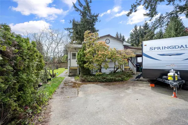 2427 Armstrong Cres, Nanoose Bay, BC V9P 9J9