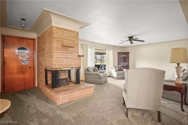 1110 Wilshire DR, Youngstown, OH 44511