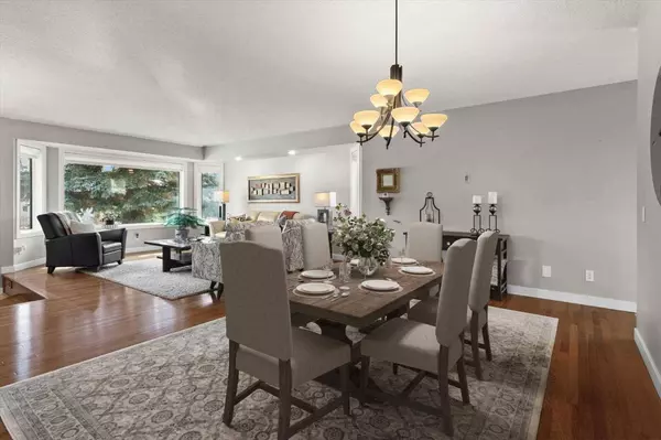 184 Scenic Ridge CRES NW, Calgary, AB T3L 1V7