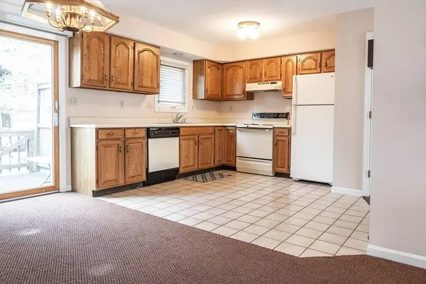 200 Lambert Ter #79, Chicopee, MA 01020