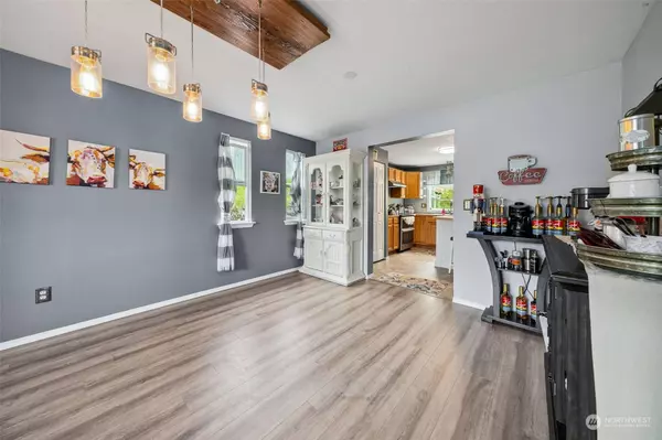 8817 Wakeman DR SE, Olympia, WA 98513