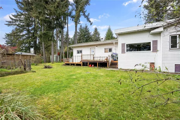 2427 Armstrong Cres, Nanoose Bay, BC V9P 9J9