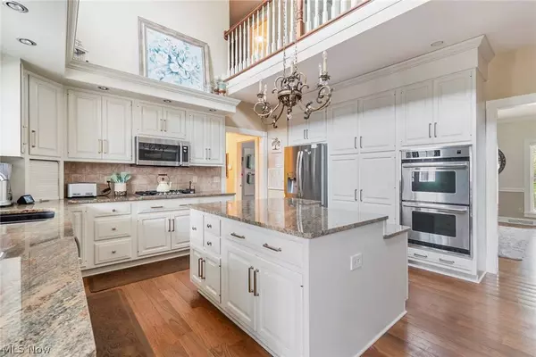 202 Timber Run DR, Canfield, OH 44406