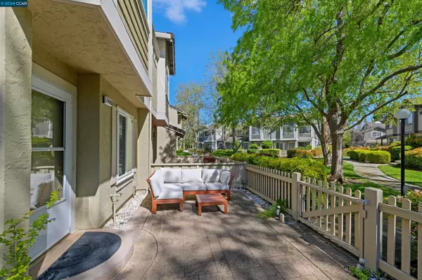 7405 Oxford Cir, Dublin, CA 94568