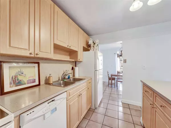 10826 SW 72nd St #25, Miami, FL 33173