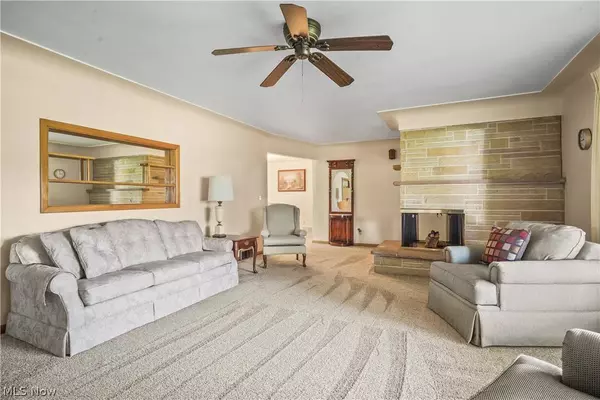 1110 Wilshire DR, Youngstown, OH 44511