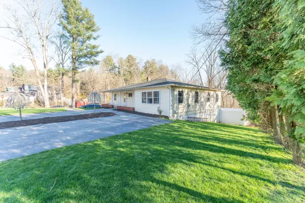 93 Red Bridge Road, Thompson, CT 06255