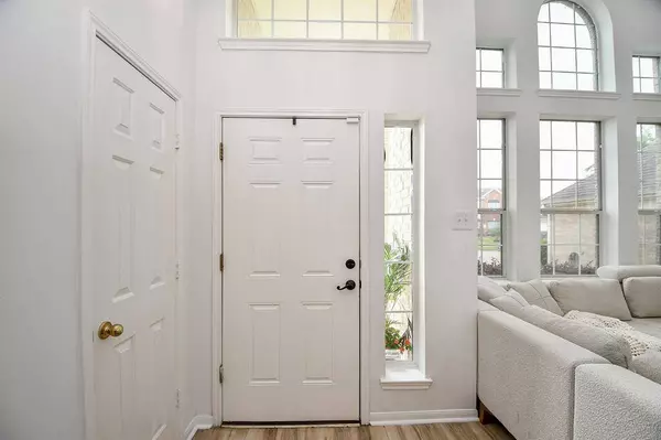 2019 Laura Anne DR, Houston, TX 77049