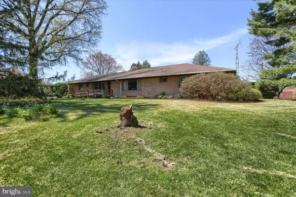 8001 ROTHFORD LN, Harrisburg, PA 17112