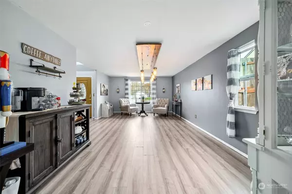 8817 Wakeman DR SE, Olympia, WA 98513