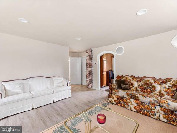 32079 DUPONT BLVD, Dagsboro, DE 19939