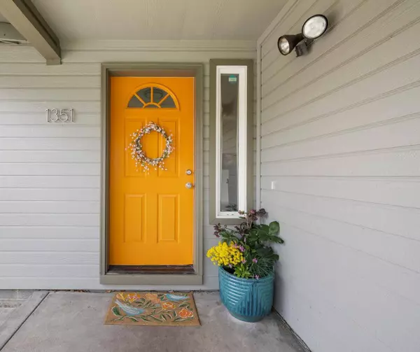 1351 Evan Ln, Ashland, OR 97520