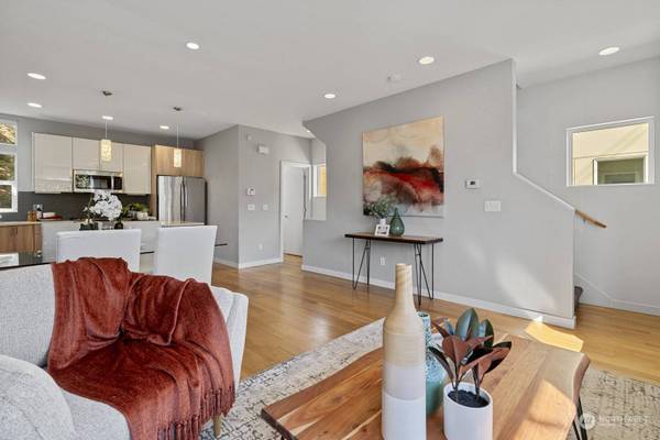 932 N 97th ST, Seattle, WA 98103