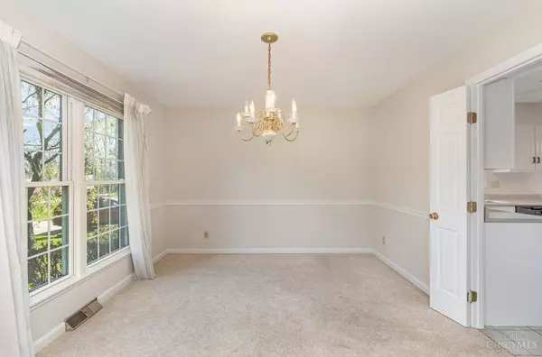 2715 Whitehouse Ln, Anderson Twp, OH 45244