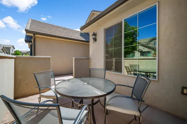 1893 E Vacation LN, Washington, UT 84780