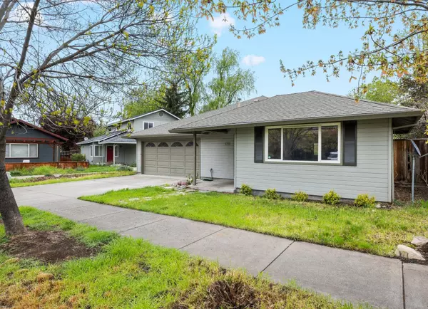 1351 Evan Ln, Ashland, OR 97520