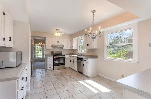 2715 Whitehouse Ln, Anderson Twp, OH 45244