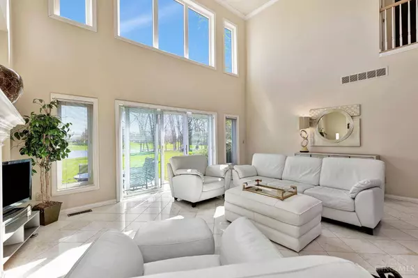 9708 Carriage Run Ct, Loveland, OH 45140