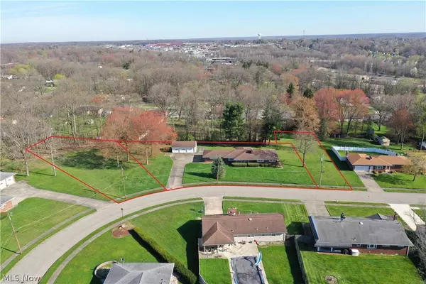 1110 Wilshire DR, Youngstown, OH 44511