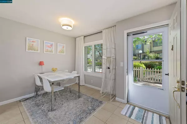 7405 Oxford Cir, Dublin, CA 94568