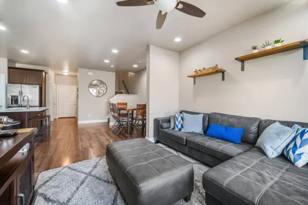 1893 E Vacation LN, Washington, UT 84780