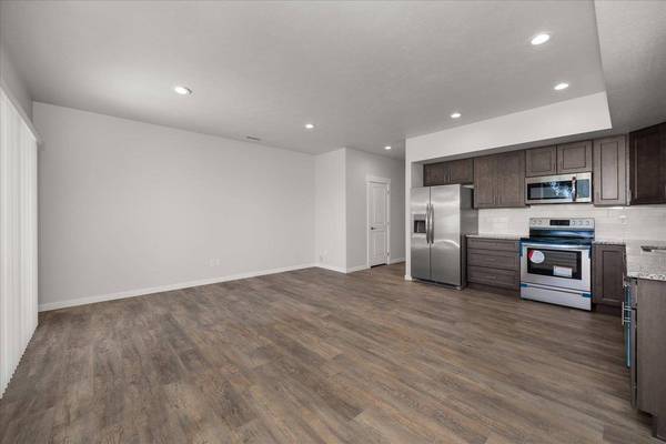 311 E 6th St, Deer Park, WA 99006