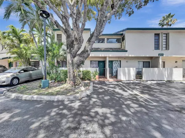 10826 SW 72nd St #25, Miami, FL 33173