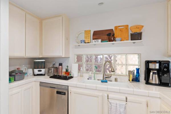 3502 Pringle St #204, San Diego, CA 92110