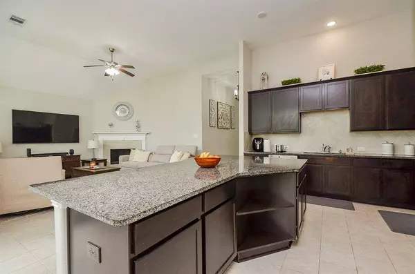 4 Montecito LN, Manvel, TX 77578