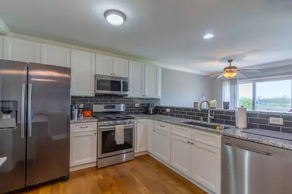 10909 Cape Cod LN, Huntley, IL 60142