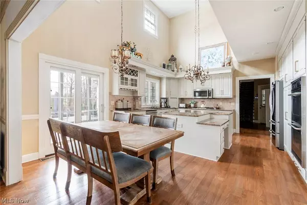 202 Timber Run DR, Canfield, OH 44406