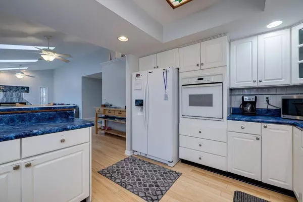 2253 MOUNTAIN DR, Mcgaheysville, VA 22840