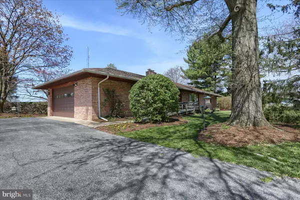 8001 ROTHFORD LN, Harrisburg, PA 17112