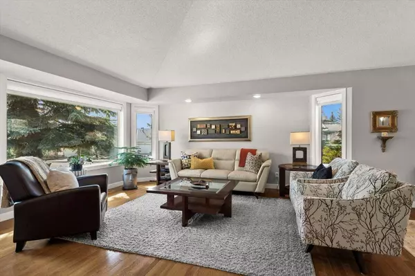 184 Scenic Ridge CRES NW, Calgary, AB T3L 1V7