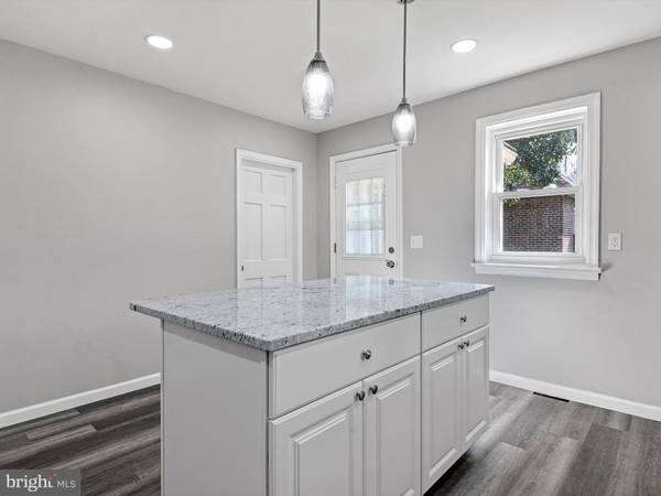 813 FAIRVIEW AVE, Wilmington, DE 19809