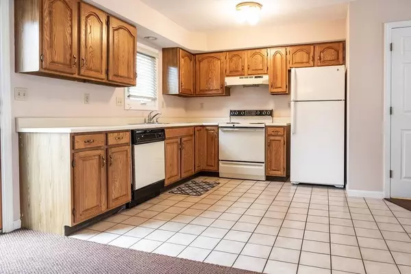 200 Lambert Ter #79, Chicopee, MA 01020