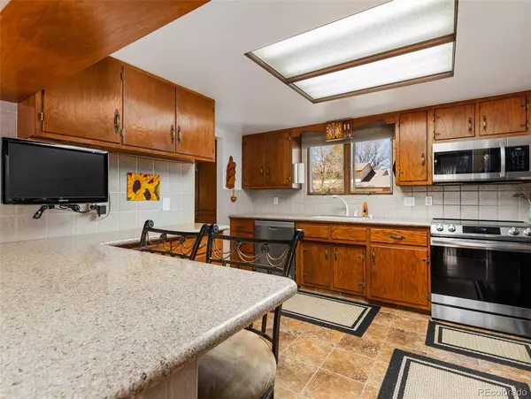 14 Pedregal LN, Pueblo, CO 81005