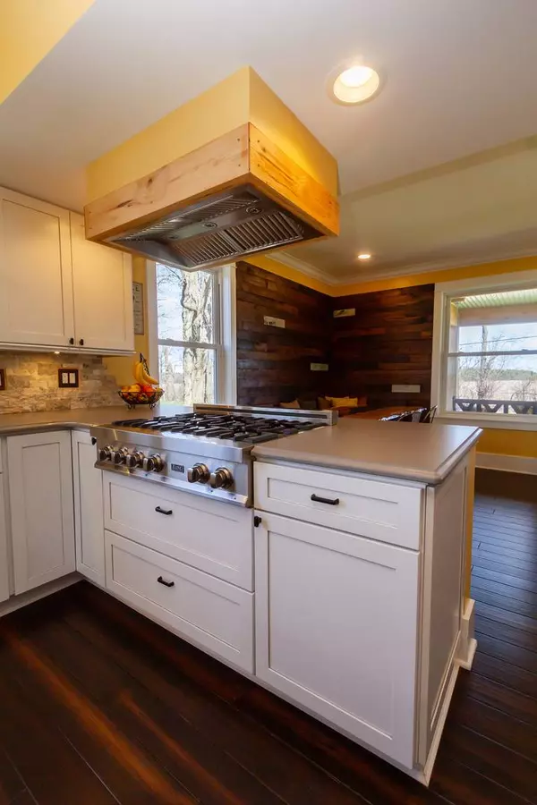 9607 Lucas RD, Woodstock, IL 60098